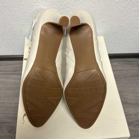 LifeStride Women's Guild Ankle Boot (WIDE) - Picture 6 of 7